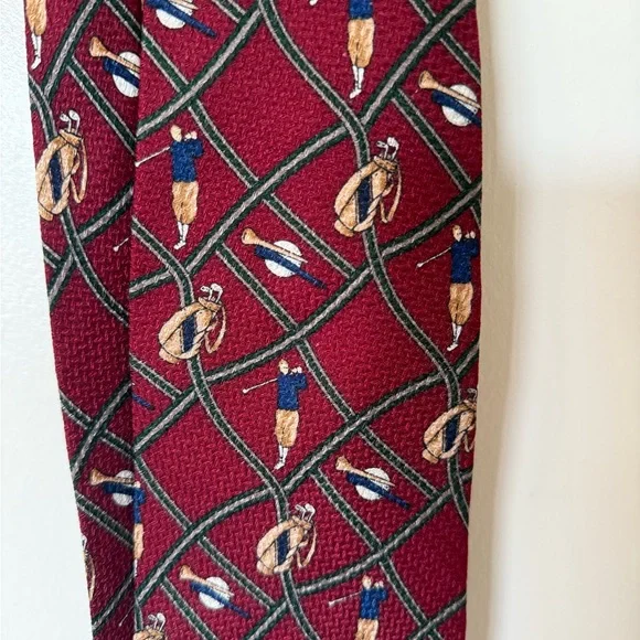 100% Silk Burgundy Golf Motif Neck Tie - Picture 2 of 6